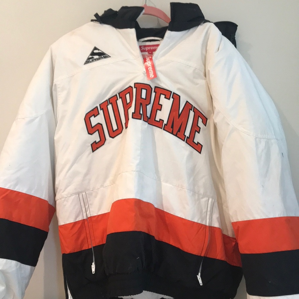 Supreme Hockey Puffer